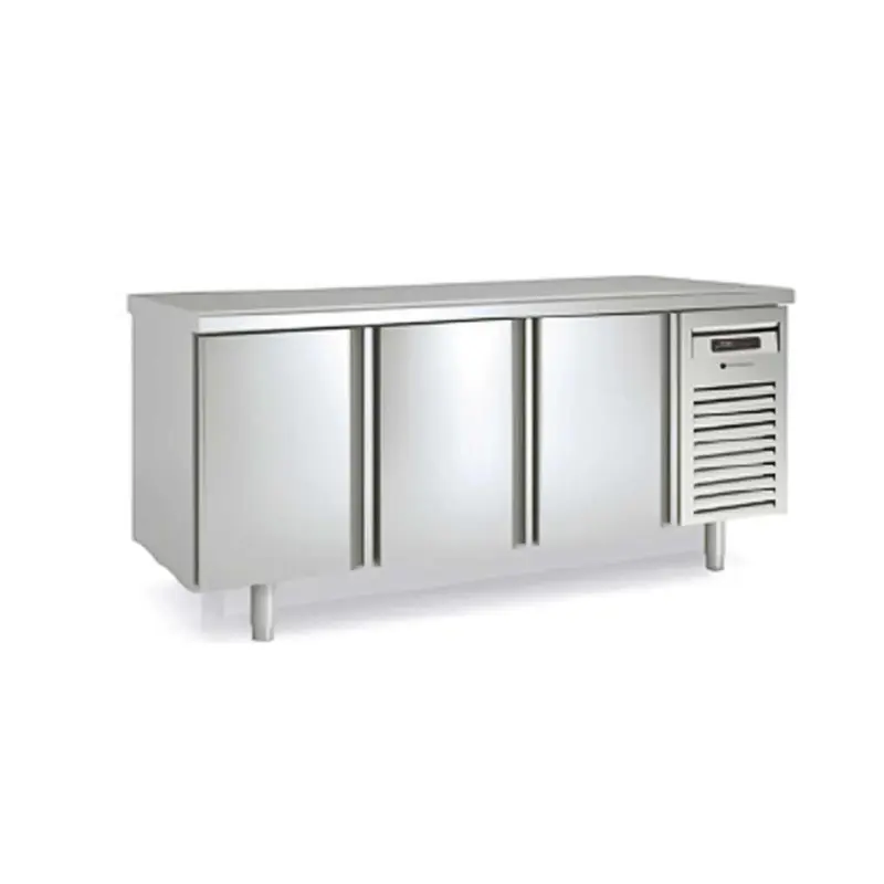 CORECO - MESA REFRIGERADA CENTRAL GN 1/1 MFCG-200 - FONDO 700 - 3 PUERTAS